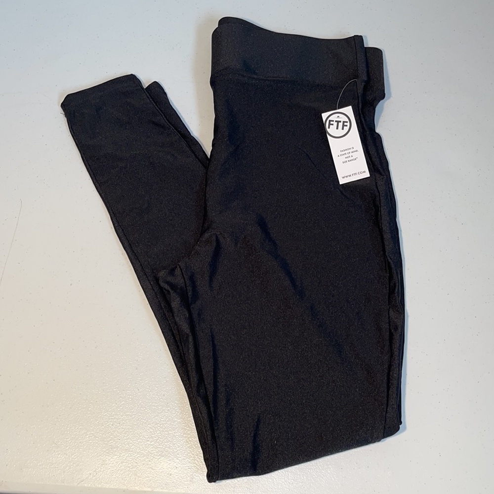 Fashion to figure black hi shine leggings - Picture 7 of 12